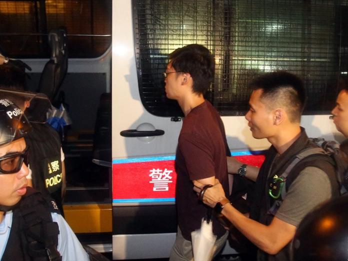 ▲香港民族黨召集人陳浩天被捕。（圖／翻攝香港01）