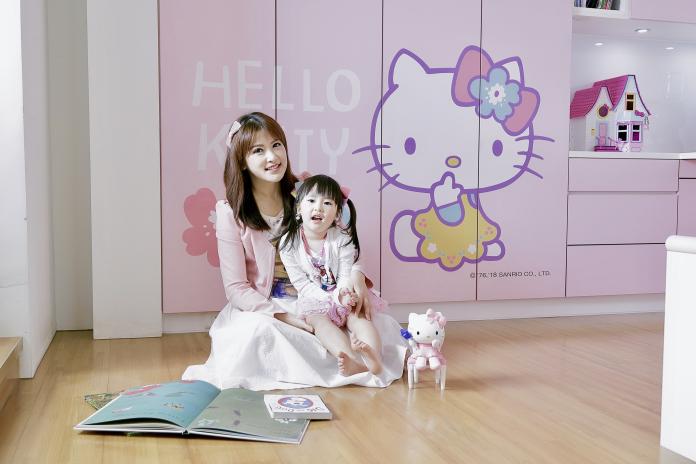 ▲陳海茵為寶貝女兒羊羊打造甜美「Hello Kitty」 公主房。(圖/公關照片)