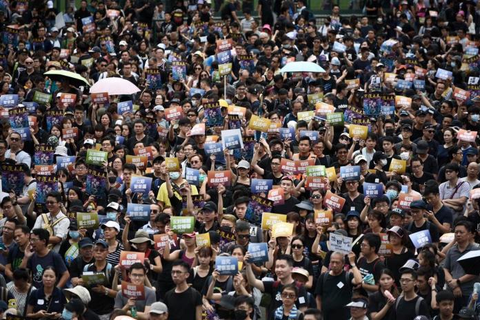 ▲香港 8 月 4 日將軍澳反送中遊行，再度吸引大批民眾上街。（圖／翻攝自立場新聞）