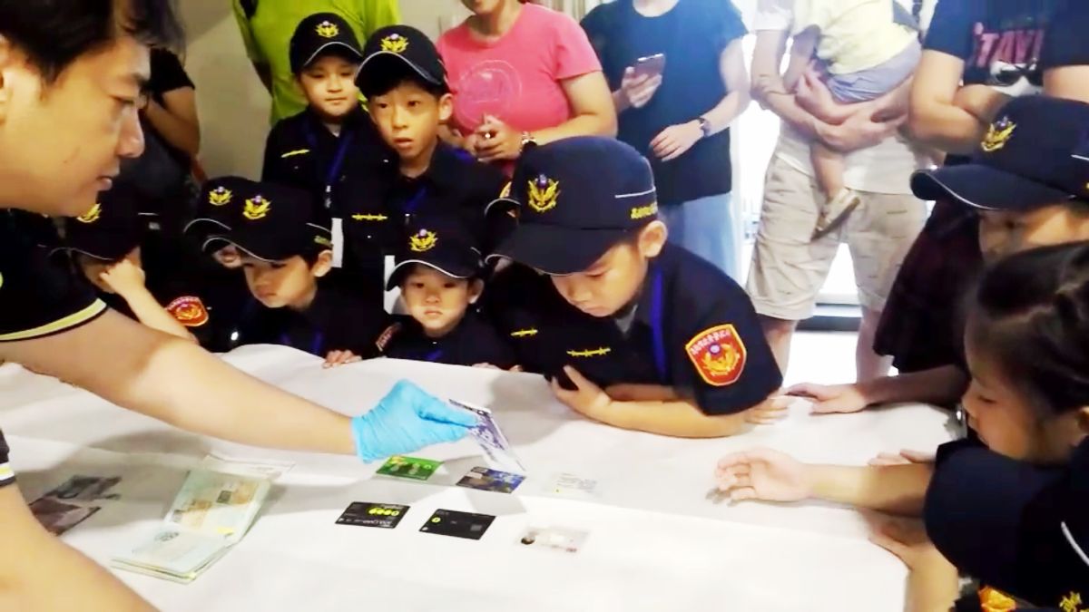 ▲今年「小小警察體驗營」共有1.7萬人報名，只抽200個名額。（圖／警察局提供）