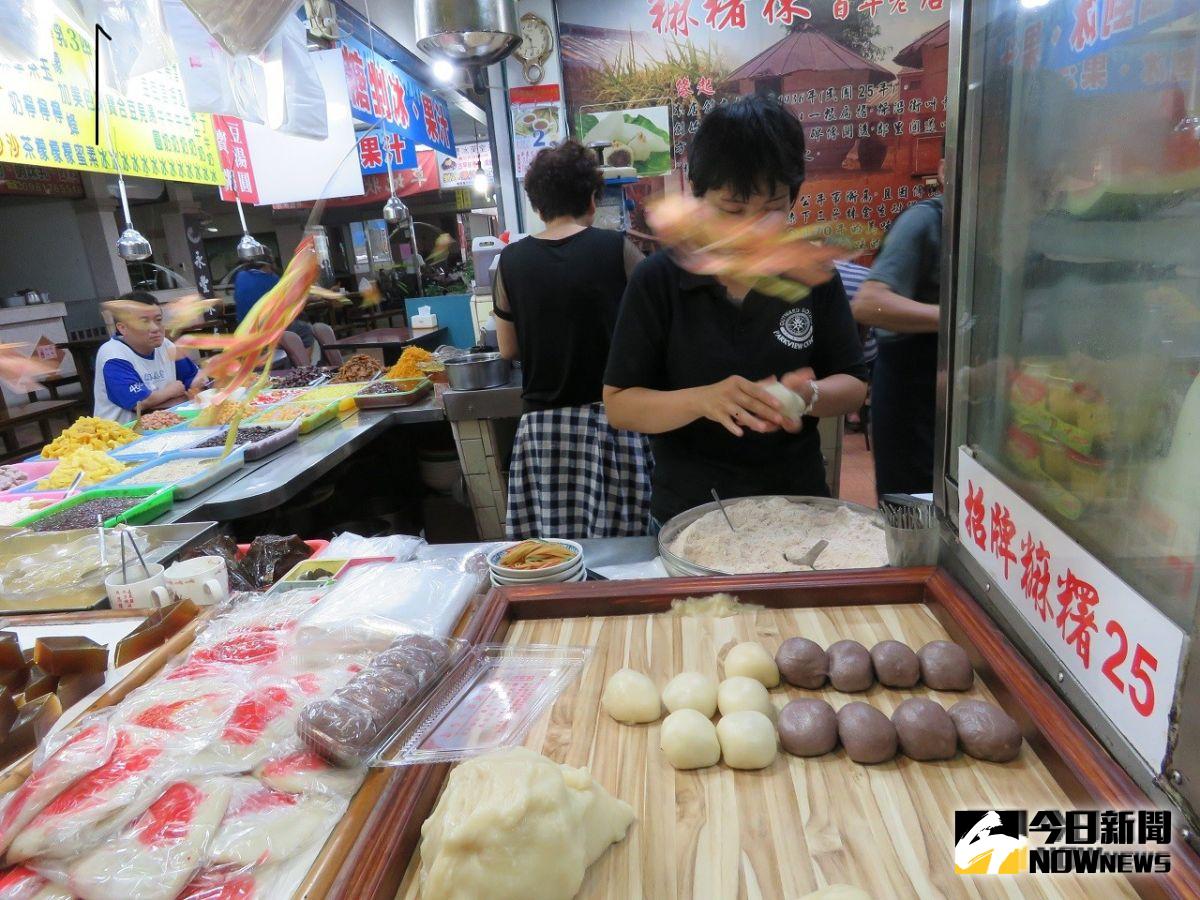 ▲麻糬棟的手工招牌麻糬，是朴子等鄰近民眾的美味。（圖／記者陳惲朋攝 ）