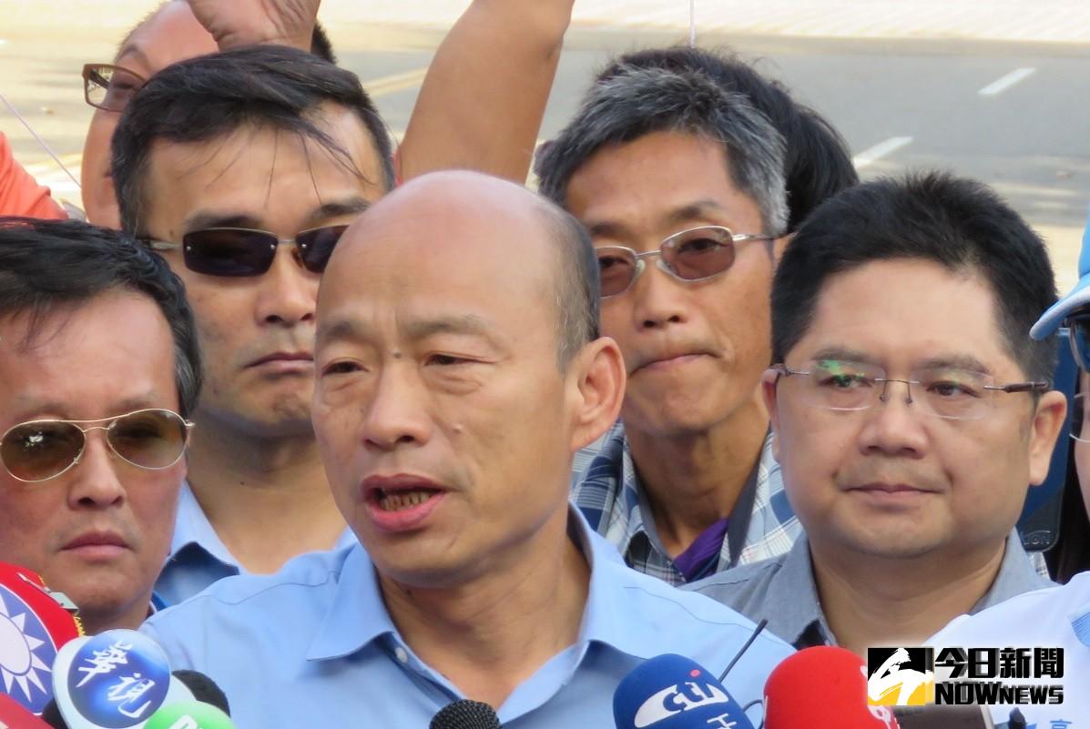 韓國瑜遭質疑上班時間太晚，他反嗆質疑者，為何不看他每天忙到幾點。 (圖/Nownews資料照)