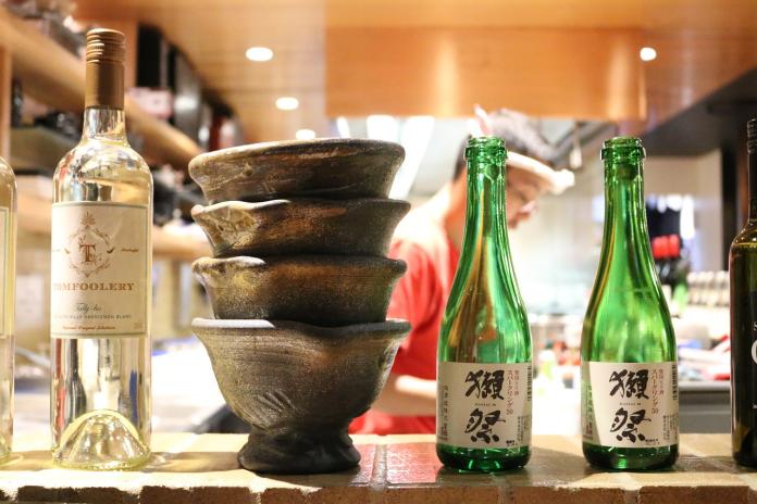 ▲日本清酒怎麼喝？老司機傳授「超專業喝法」，眾人跪著看。（示意圖／取自pixabay）