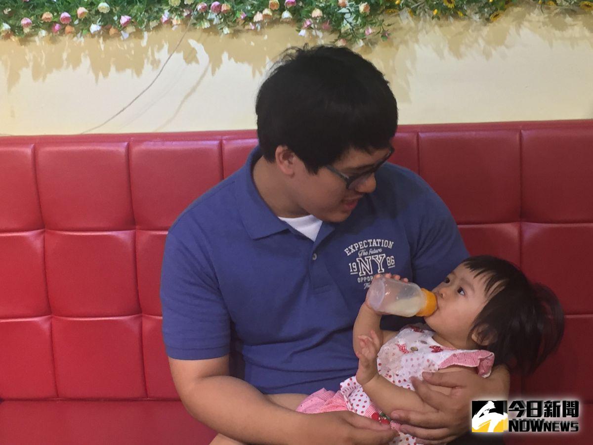 ▲人力銀行調查，有高達8成6的爸爸透露，曾有想離家喘息的念頭。（示意圖／NOWnews資料照）