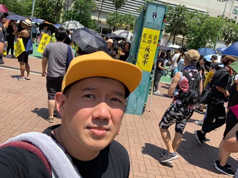 ▲杜汶澤現身街頭挺罷工民眾。（圖／臉書）