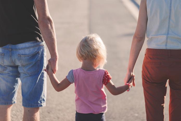 ▲研究發現，父親在照顧孩子上，比起母親有比較多的幸福感。（圖／截取自pixabay）
