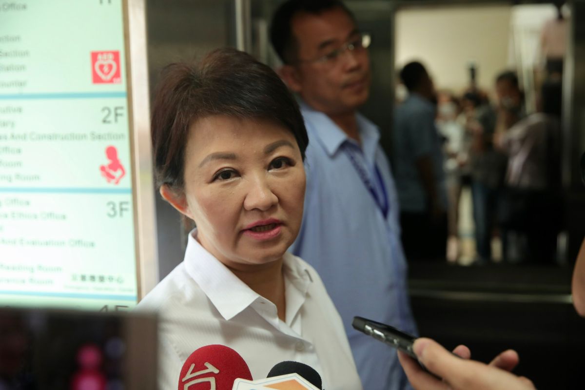 ▲紙風車公益演出將全數跳過台中，市長盧秀燕說明道歉。 (圖／柳榮俊攝2019.8.6)