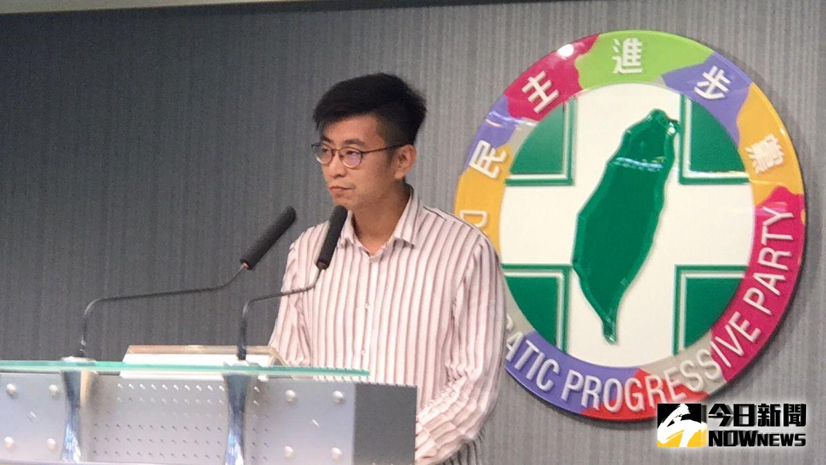 泛綠整合行動持續展開，民進黨主席卓榮泰6日與時代力量主席邱顯智進行立委選區首次協商，會中達成「一方已提名的選區另一方未提名者，在協商過程中，雙方暫時不提名」。（圖／記者 林人芳攝，2019,08,06)