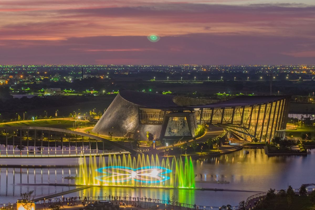 ▲故宮南院推出精彩水舞秀，辦月夜越美麗活動。（圖／故宮南院提供）