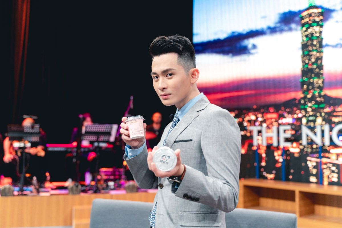 ▲驚傳《博恩夜夜秀》主持人曾博恩因開鄭南榕玩笑開過頭，遭到製作單位暫時停止合作。（圖／翻攝自 Stand up, Brian！ 博恩站起來！臉書）