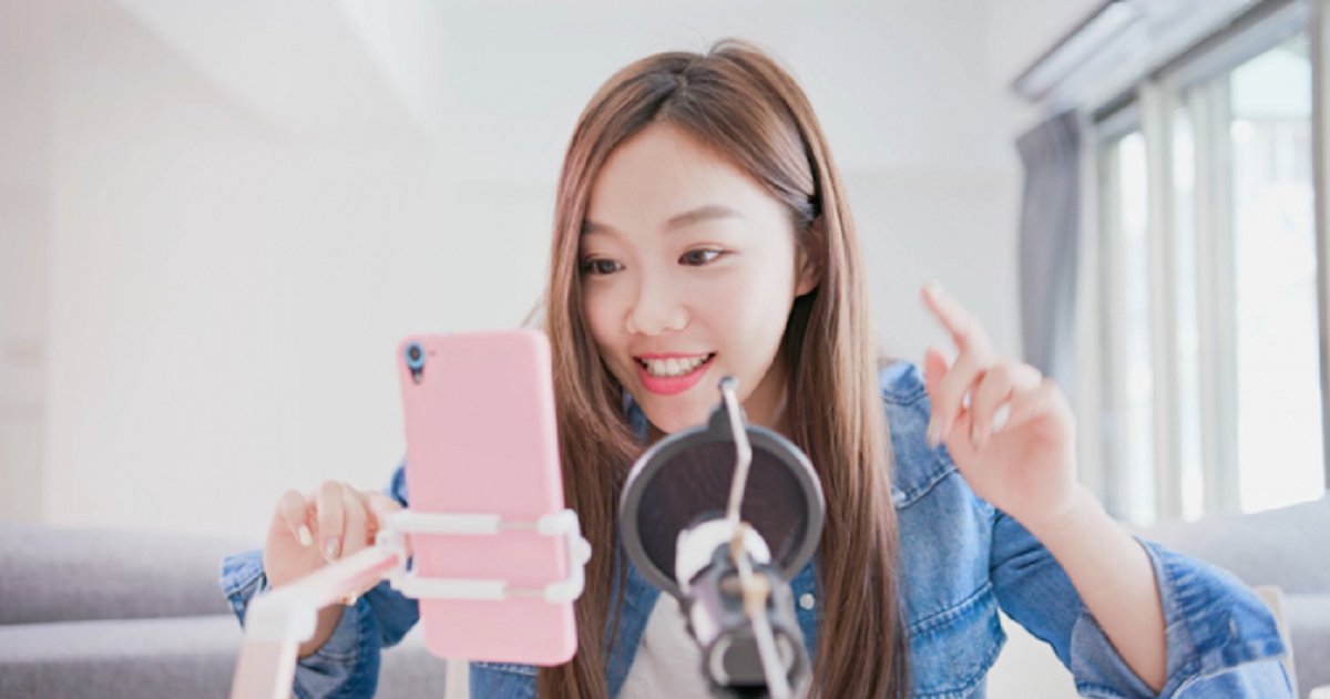 ▲慎選友善的合約與合作直播平台，是進入直播產業最關鍵的第一步。（圖／shutterstock，示意圖，非當事人）