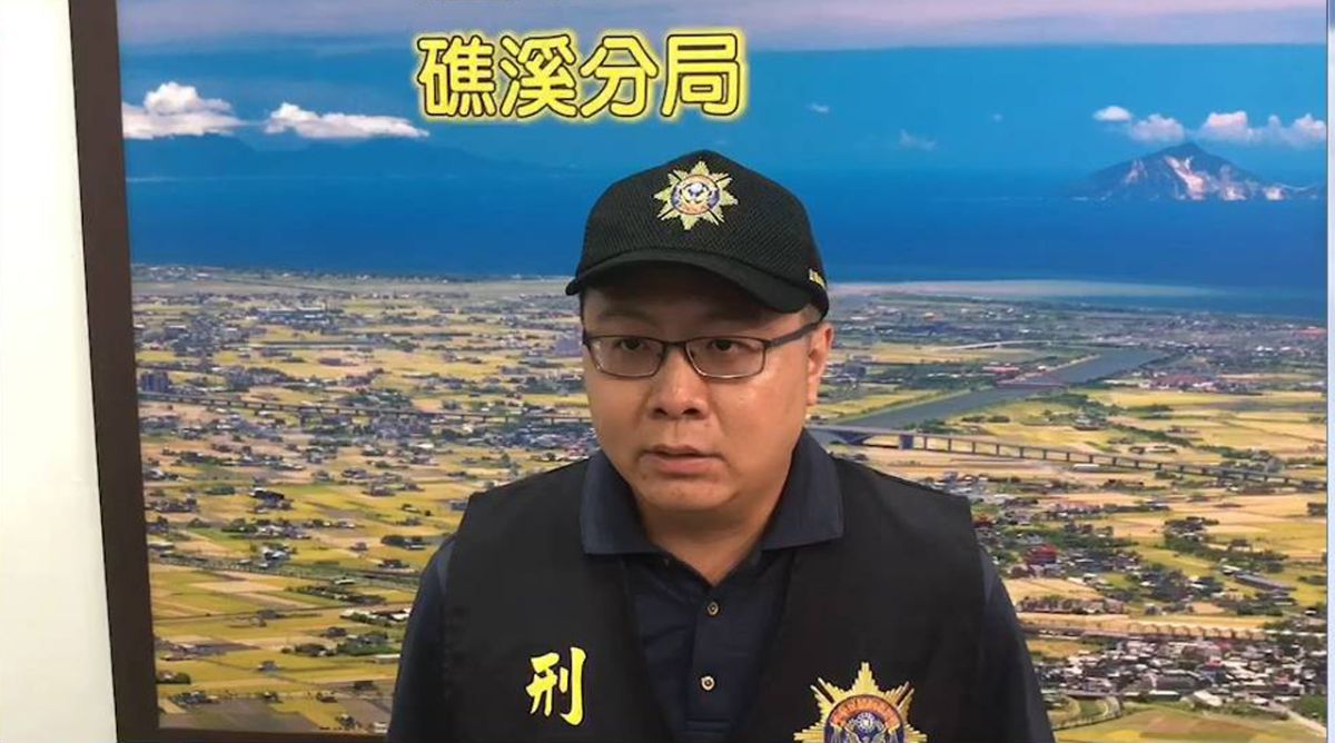 ▲礁溪警分局偵查隊長王曜星說明婦人遭丈夫砍殺致死案。（圖／礁溪分局提供)