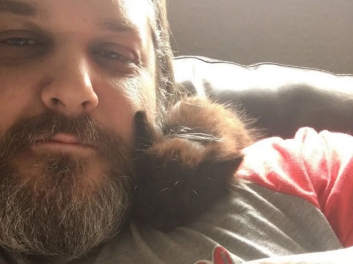 湯尼暖笑說：「我一向喜歡故作堅強，但這次連我也被打敗了，牠完全偷走了我的心！」 (圖/Tony)
