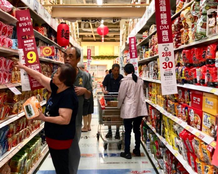 颱風利奇馬來襲又適逢中元節　超市備貨量暴增5倍
