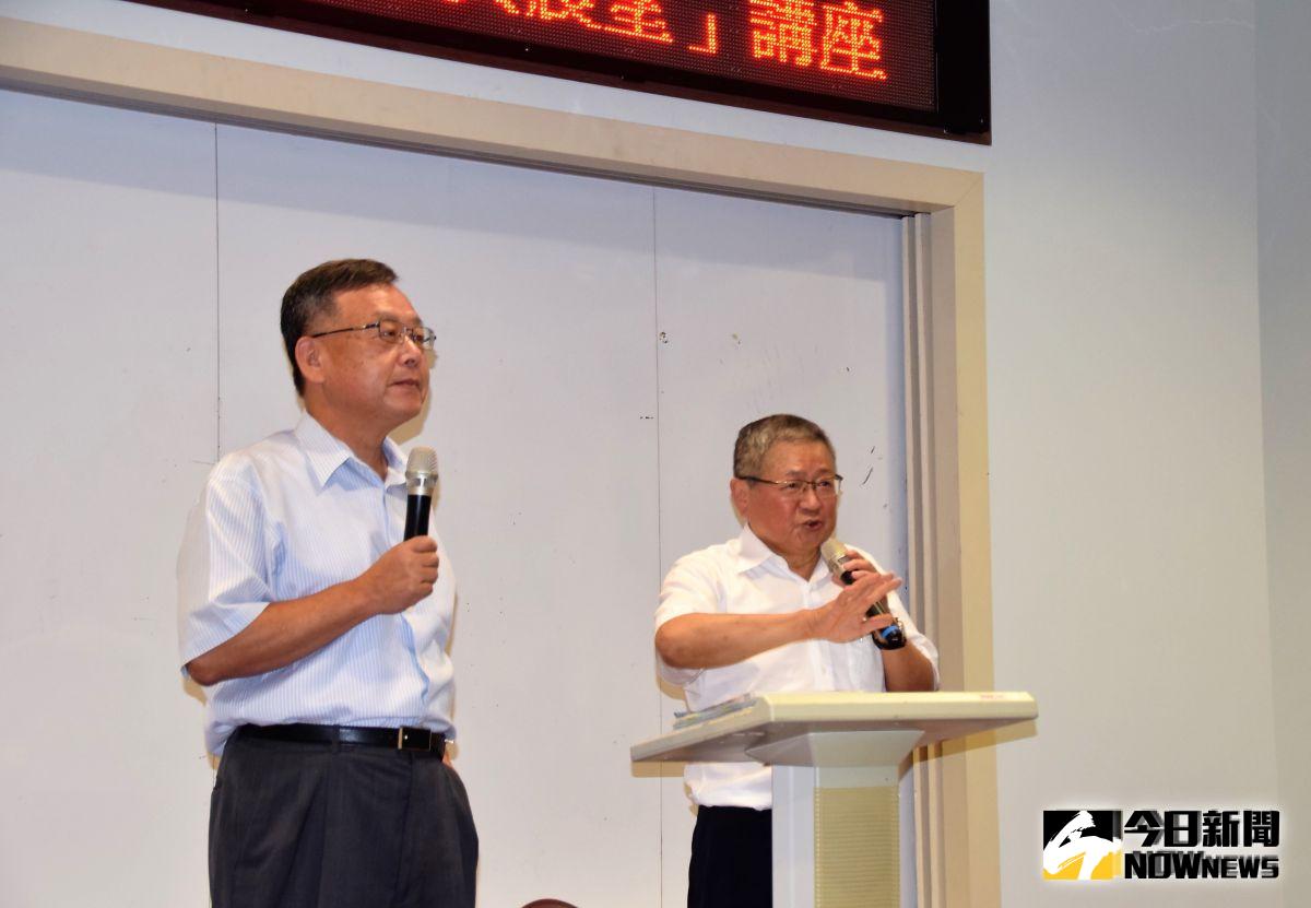 ▲賴峰偉邀請無黨團結聯盟主席林炳坤，向縣府一、二級主管講述「兩岸關係與展望」，引發政壇諸多揣測。（圖／記者張塵攝，2019.08.08）