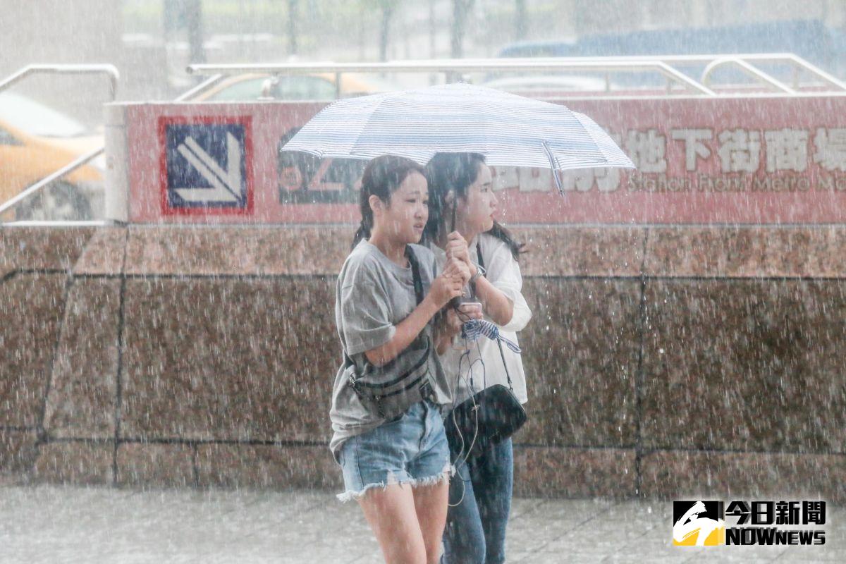 ▲今（ 9 ）日為強颱利奇馬影響台灣最明顯的時間，雖然強度持續減弱，仍維持強颱標準。（圖／ NOWnews 資料照）