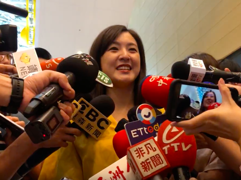 ▲高雄市長韓國瑜遭批「市政、競選」扯不清！競選辦公室發言人何庭歡代韓國瑜上火線說明。（圖／記者郭俊暉攝影, 2019.8.9）