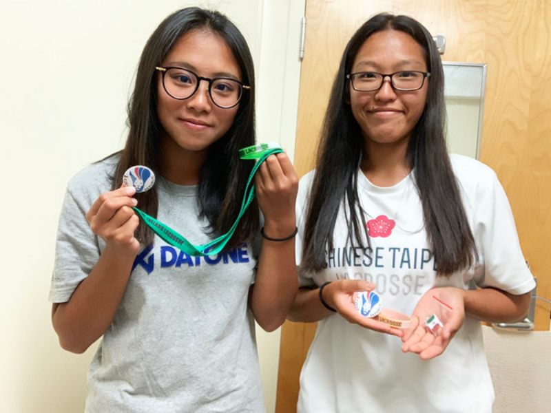 ▲城市科大休閒系大二生彭敏(左)與張讌琳(右)。（圖／城市科大提供）