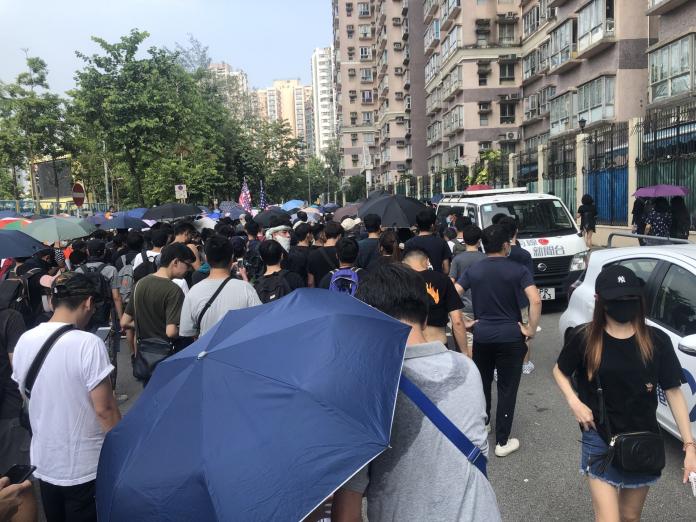 ▲香港反送中大埔遊行，逾千人走上街頭。（圖／翻攝香港01）
