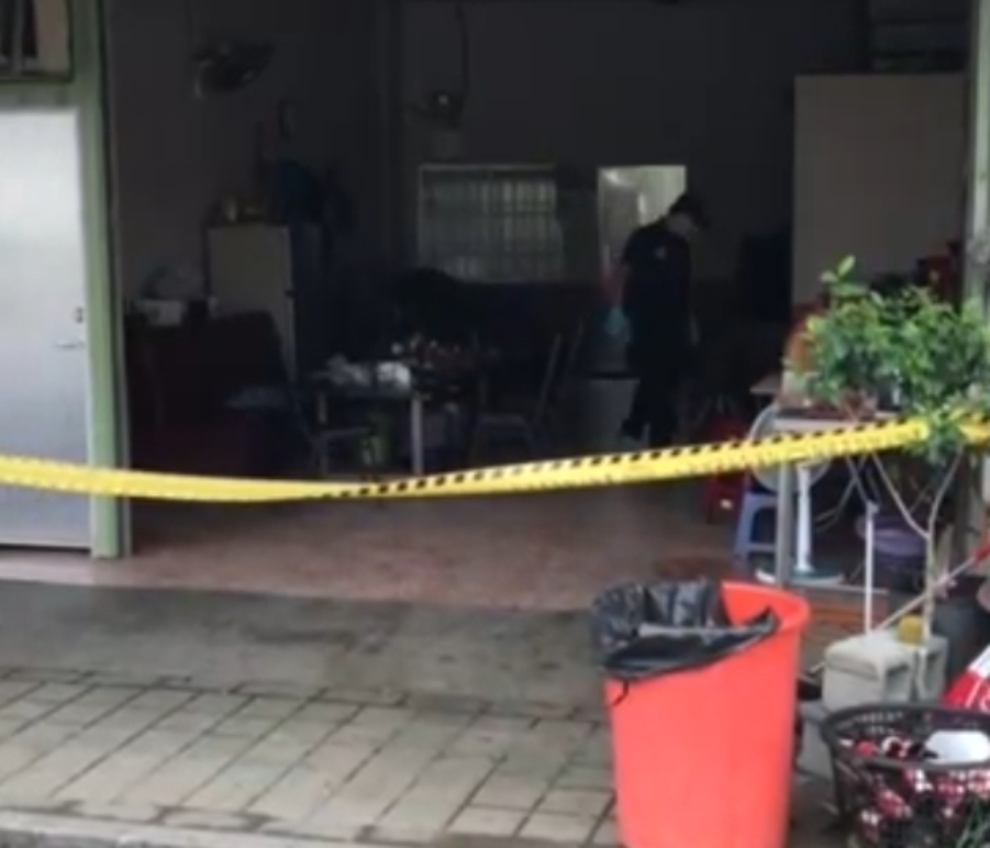 ▲警方在現場拉起封鎖線，仔細蒐證。（圖／記者陳聖璋翻攝）