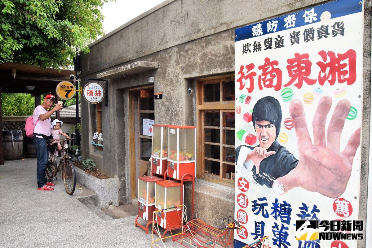 ▲對於5、6年級生而言，路邊巷口的柑仔店是他們共同的回憶，他的重要性不是明亮便利的連鎖超商可以相比擬。（圖／記者張塵攝，2019.08.12）