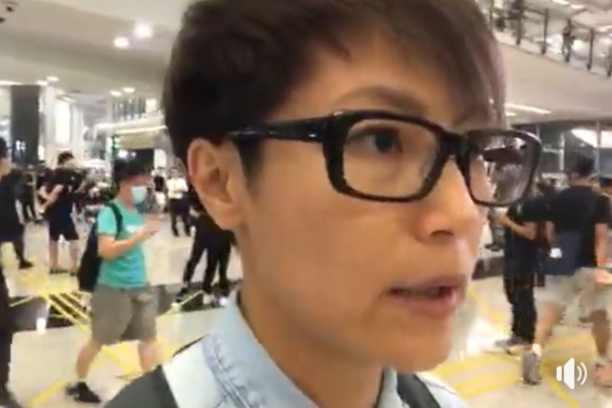 ▲何韻詩現身香港機場。（圖 /翻攝臉書）
