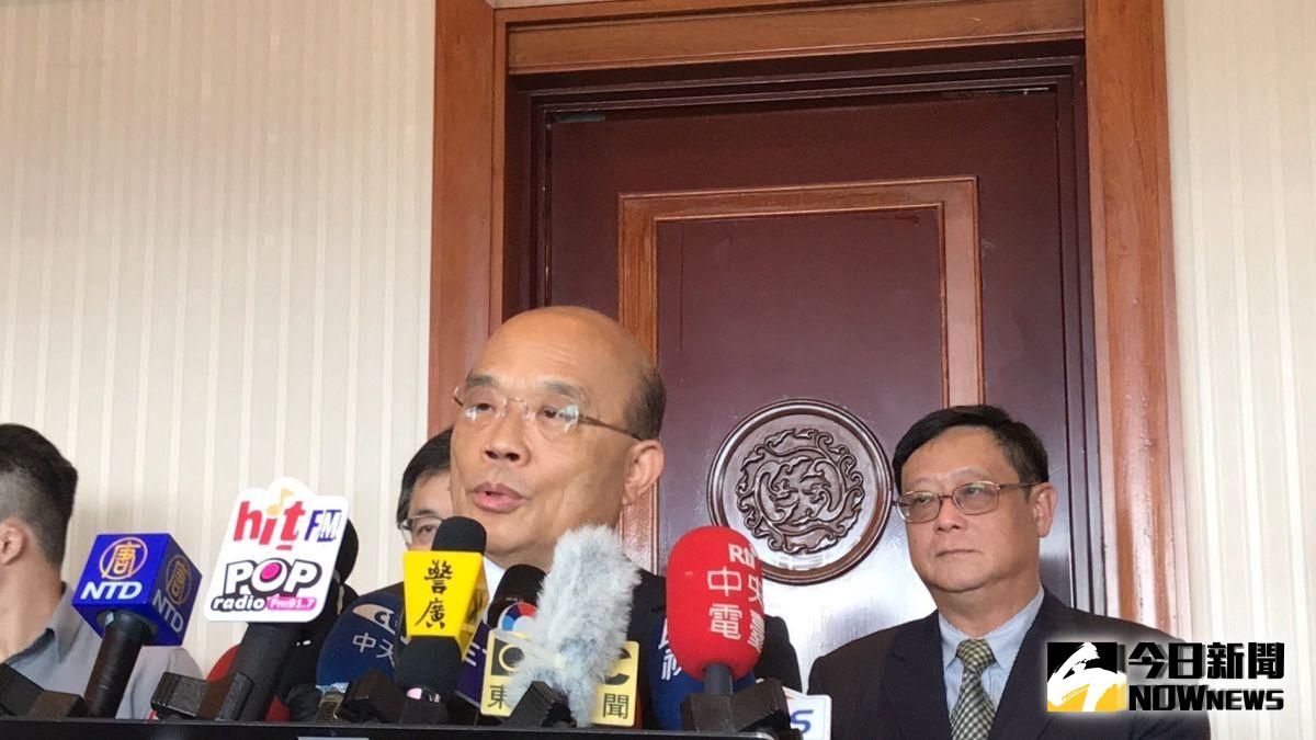 香港反送中抗爭越演越烈！行政院長蘇貞昌13日受訪時表示，香港人民這麼多人不斷的走出來，且越演越烈，顯示已人心向背，呼籲港府要回應人民訴求，才能讓事情解決。（記者林人芳攝，2019,08,13)