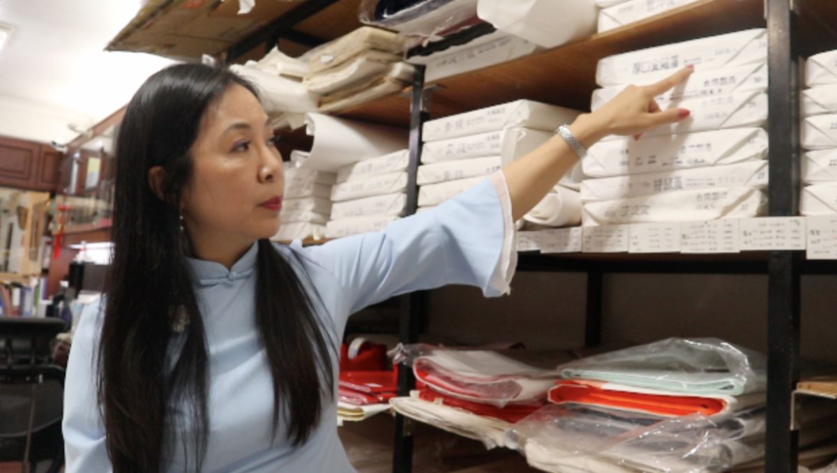 福隆棉紙目前仍以外銷為主，黃君碩希望未來能夠藉由消費者觀念的轉變，使內銷比例提高，讓更多台灣人能夠使用到手工宣紙。 （初聲_林毓芳攝）