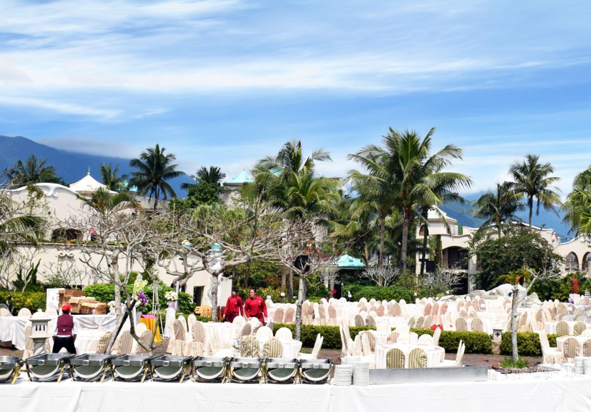 ▲理想大地的戶外婚宴場地，一直都是預計結婚的新人們所青睞的飯店之一，可以感受到花蓮的湖光山色的美景。（圖／理想大地提供）