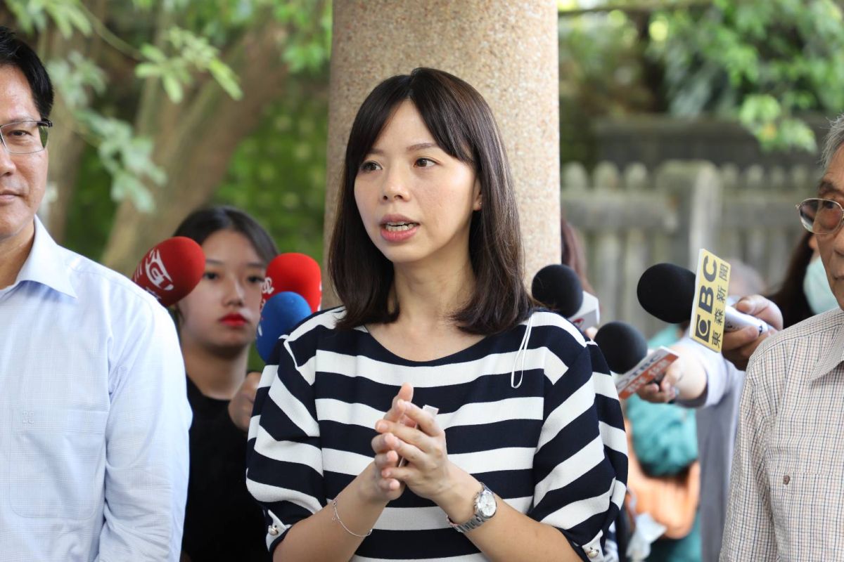 ▲立委洪慈庸宣布退出時代力量，拋下震撼彈。（圖／翻攝自洪慈庸臉書）