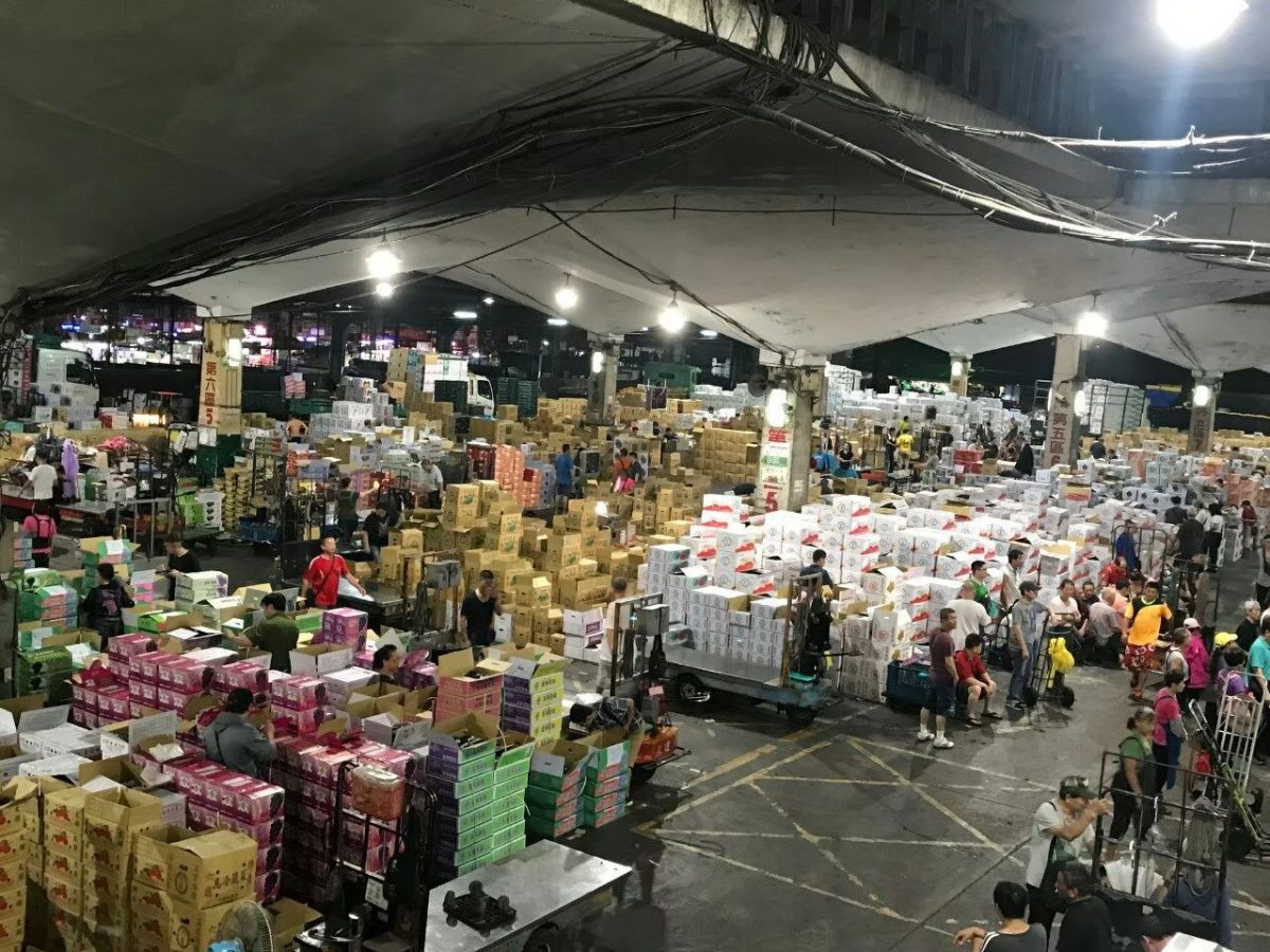 ▲今日台北市蔬菜到貨量較昨日減少272公噸，平均菜價格也較昨日小漲2.42元。（圖／台北市府市場處提供）