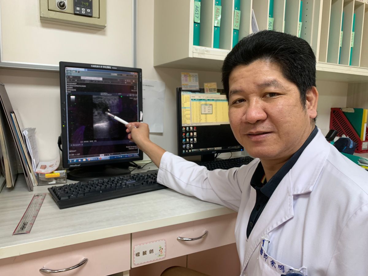 ▲婦人撞到乳房，就醫意外發現是乳癌三期。（圖／衛福部彰化醫院提供）