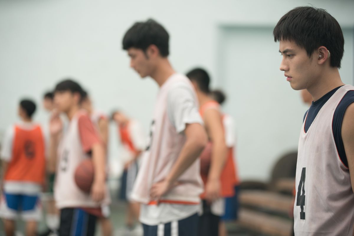 ▲范少勳（右）在片中飾演聽障球員。（圖／逆光電影）
 