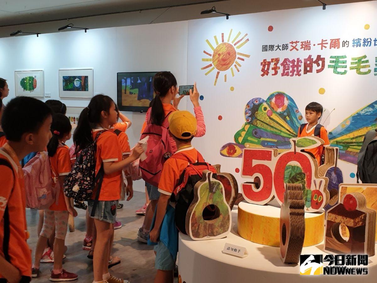 ▲台中新光三越舉辦兒童藝術季，今天開展即吸引許多小朋友先睹為快。（圖／金武鳳攝，
2019.8.15)