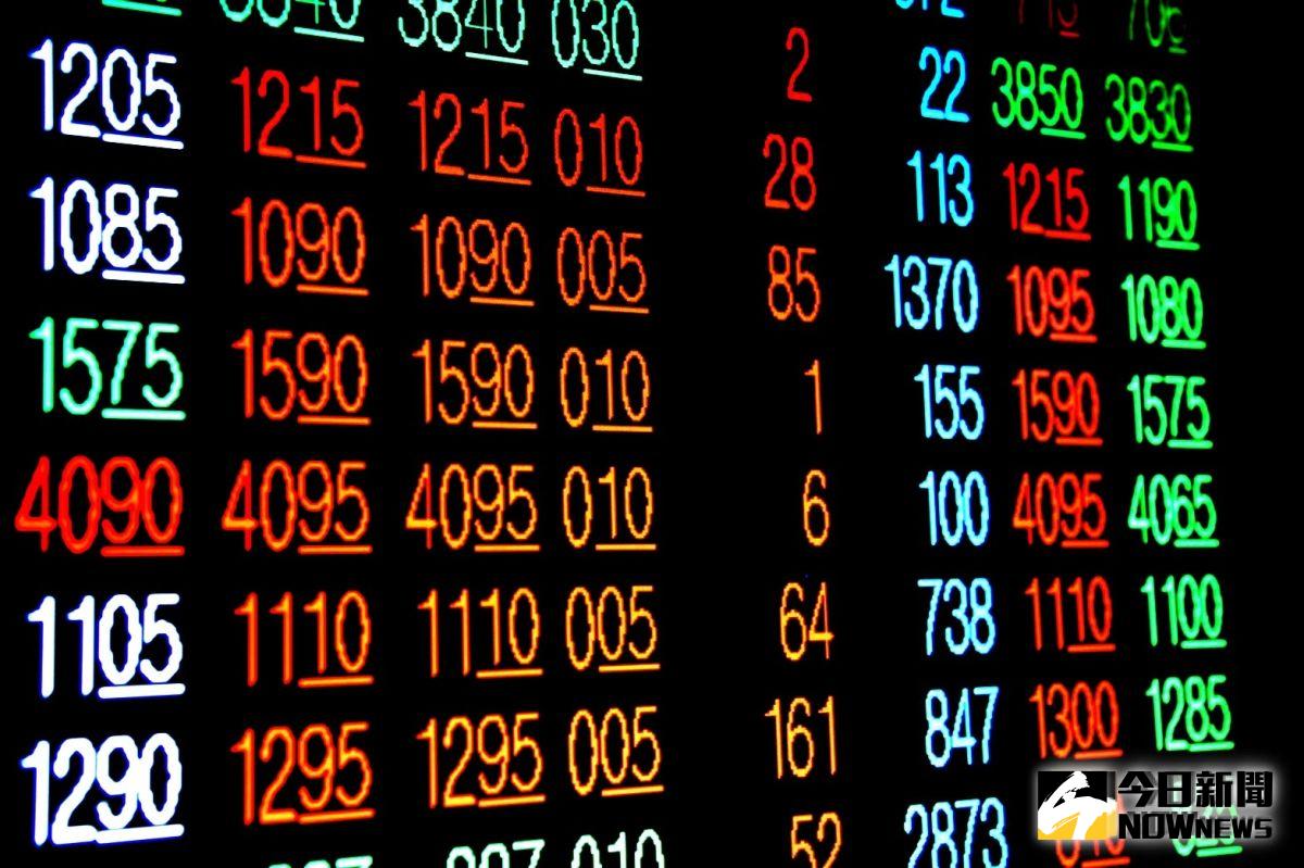 ▲台股8月16日終場漲93點，收在10420點，漲幅0.9%。鄰近的港股雖有港人發動擠兌，但港股午盤仍強勁漲1%。（圖／NOWnews資料照片）