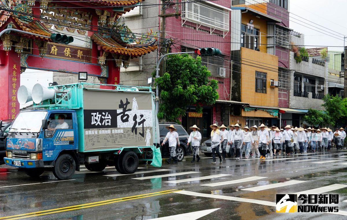 ▲最後一天有上百人加入苦行團隊。（圖／記者蘇榮泉攝，2019.08.16）
