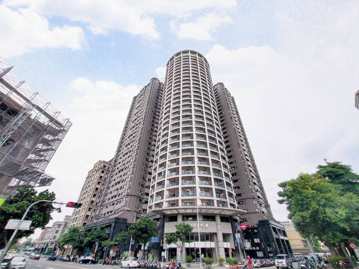 ▲台中不少重建的爛尾樓，因位處精華地段，又有重大建設加持，而有回漲情形。（圖／信義房屋提供）