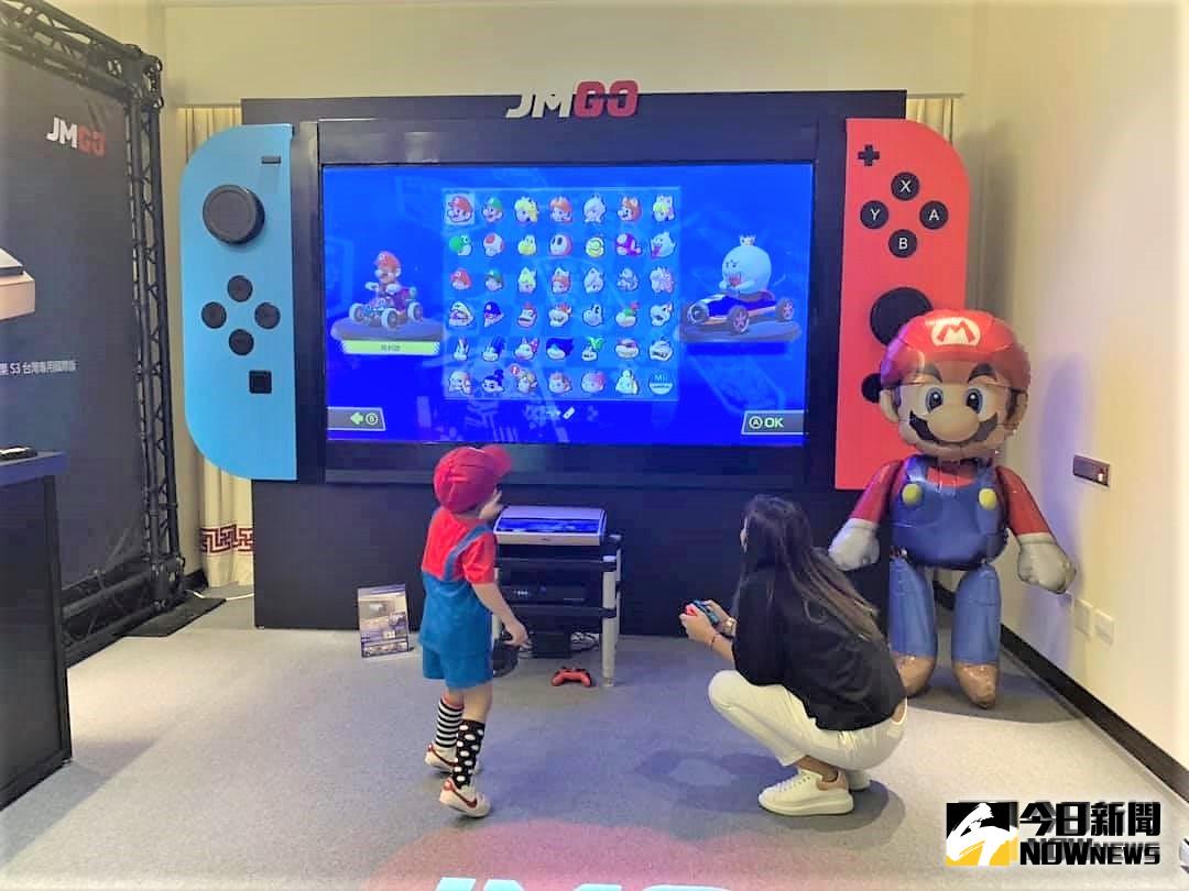 ▲4K雷射短焦投影機儼然成為未來大電視的新選擇。（圖／記者劉士成攝。2019.08.16）