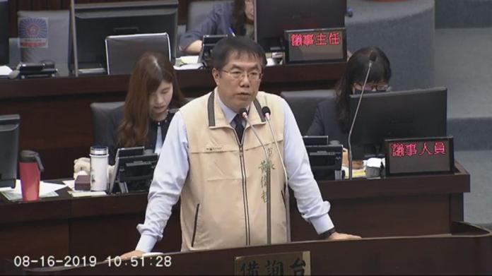 ▲台南市長黃偉哲16日在議會進行0813治水專案報告。（圖／記者陳聖璋翻攝）