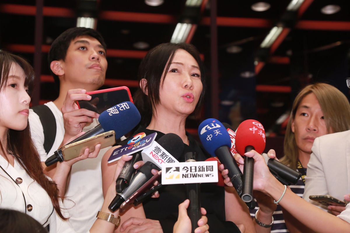 李佳芬怒嗆批評韓國瑜的人是「吳子嘉們」，要他們講話有所本，有證據直接拿出來。 (圖/Nownews攝影中心攝)