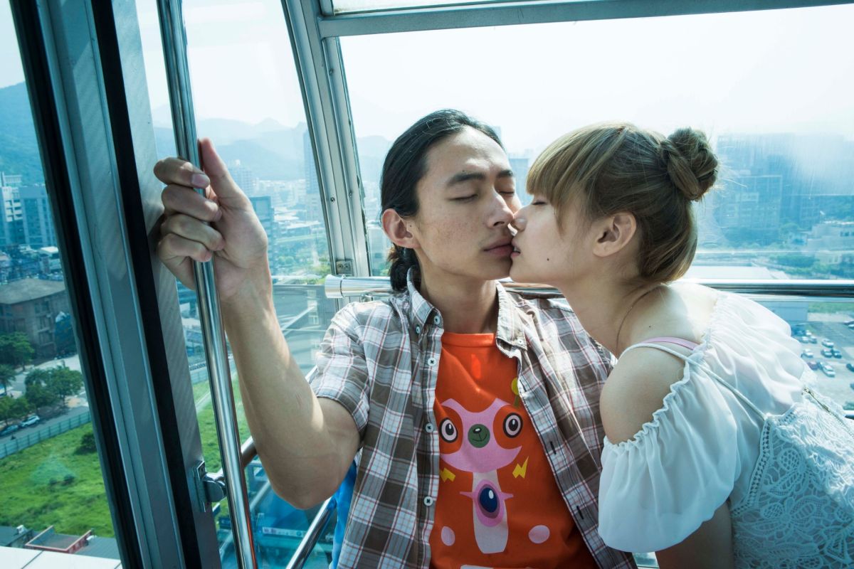 ▲王真琳（右）在片中為黃河獻出銀幕初吻。（圖／安澤映畫）