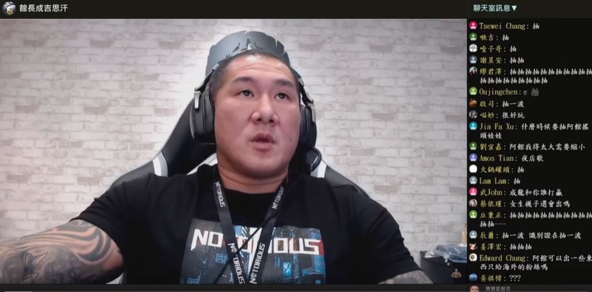 ▲館長 18 日晚間難掩怒火，直播時火力全開狂轟柯文哲。（圖／翻攝 Youtube 寶寶愛館長）