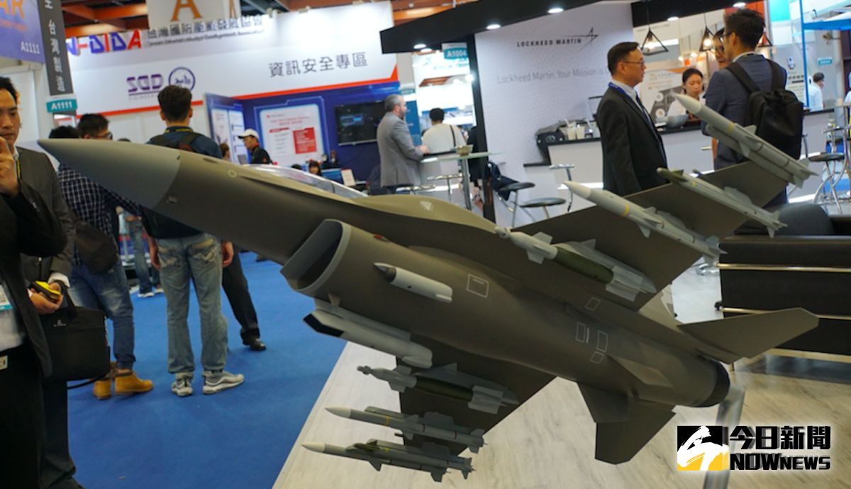 ▲2019台北國際航太暨國防工業展，洛克希德馬丁展出F-16V戰機模型。（圖／記者呂炯昌攝,）