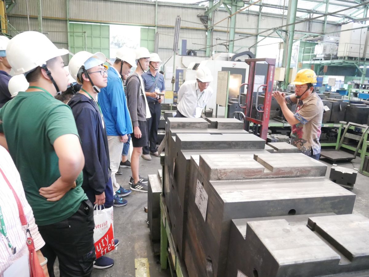 ▲教育部辦理「新住民子女溯根活動」，由各級學校申請帶領學生返其父母親原生國家，體驗文化、社會、經濟與產業等發展，拓展國際視野。（圖 / 教育部提供）