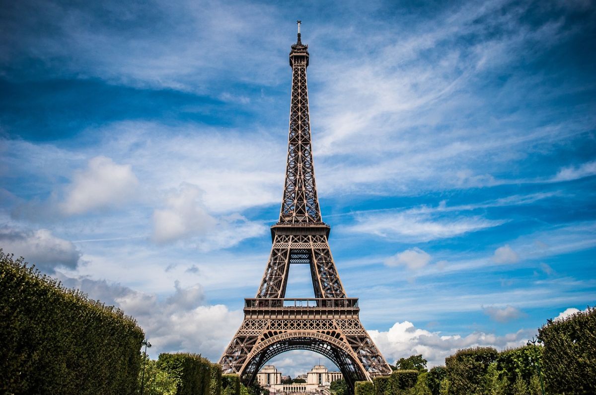 ▲法國巴黎（Paris）知名地標的艾菲爾鐵塔（Eiffel Tower）是遊客必去景點。（圖／取自 Pixabay ）