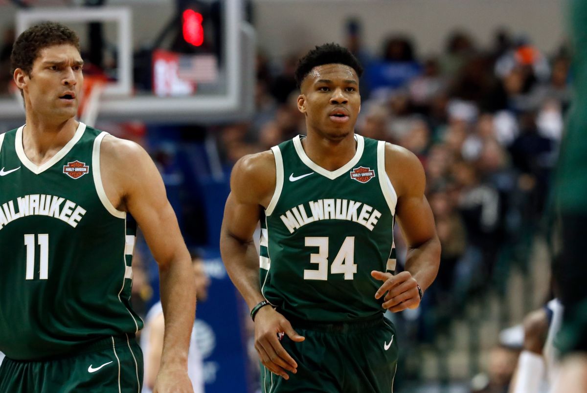 Giannis Antetokounmpoand 和Brook Lopez。（圖／美聯社／達志影像）