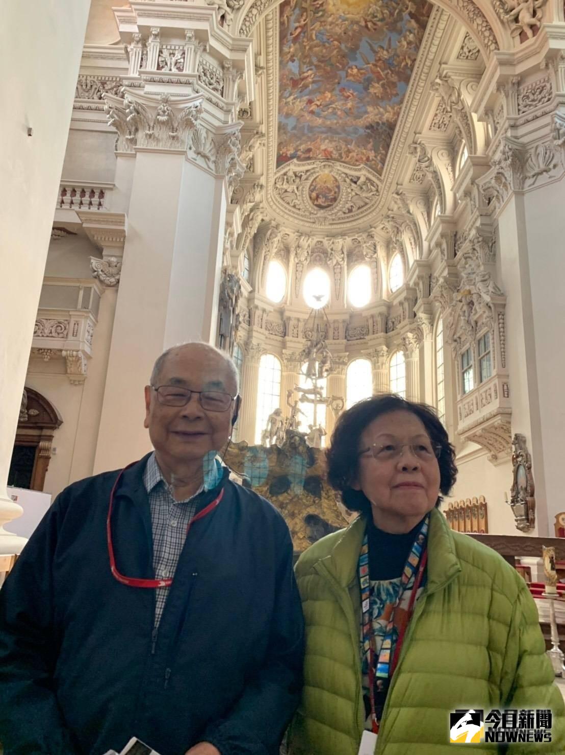 前總統府顧問、無任所大使鄭紹良（左）赴歐洲旅遊，在維也納當地時間8月16日清晨心臟病驟逝，享壽85歲。（圖／家屬提供）