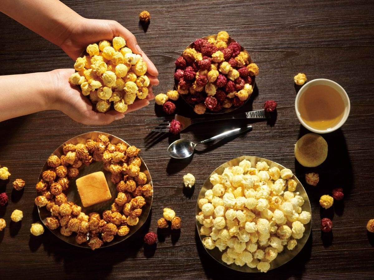 ▲爆米花業者也搭上送禮潮，主打無添加的健康選擇，搭配上焦糖鹹蛋黃口味，讓消費者在中秋節多種選擇。（圖／業者提供）