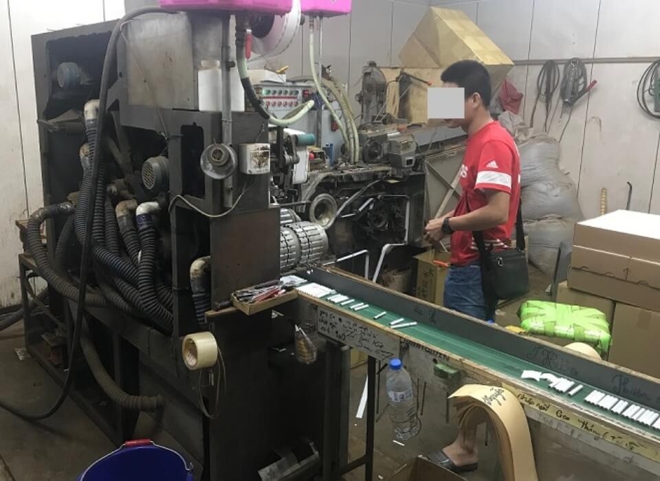 ▲海巡署偵防分署高雄查緝隊破獲私菸工廠。(圖／海巡署高雄查緝隊提供)