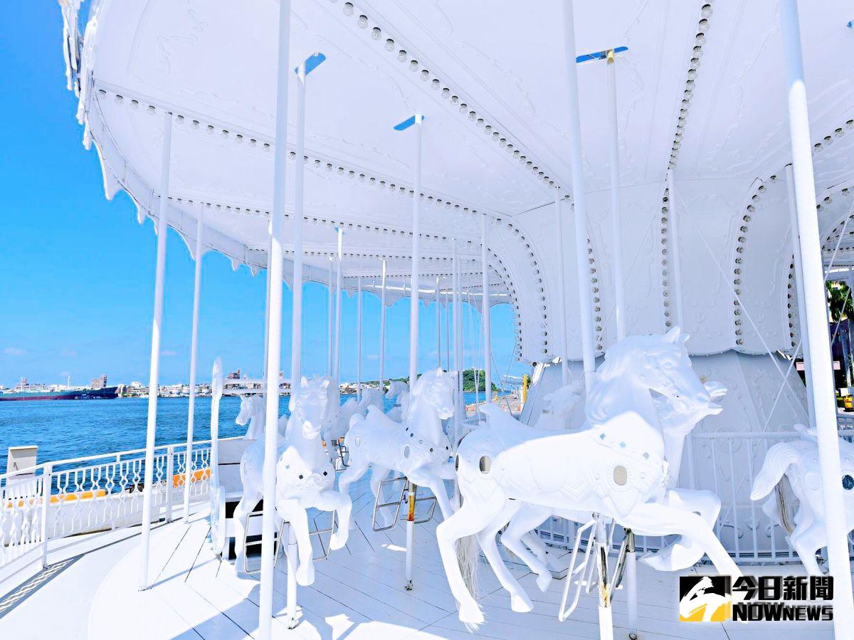 ▲棧貳庫超夢幻純白旋轉木馬即將回歸。（圖／記者陳美嘉攝）